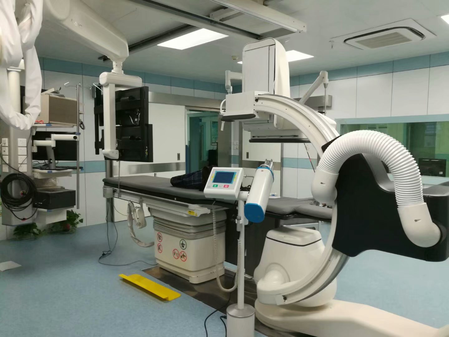 导管室C型臂辐射防护